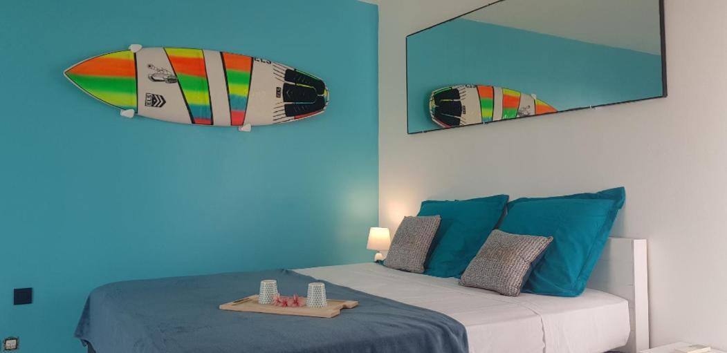 Tres Bel Appartement Avec Vue Mer, Acces Direct A La Plage Et Piscine Surveillee Saint-Francois  Exterior foto