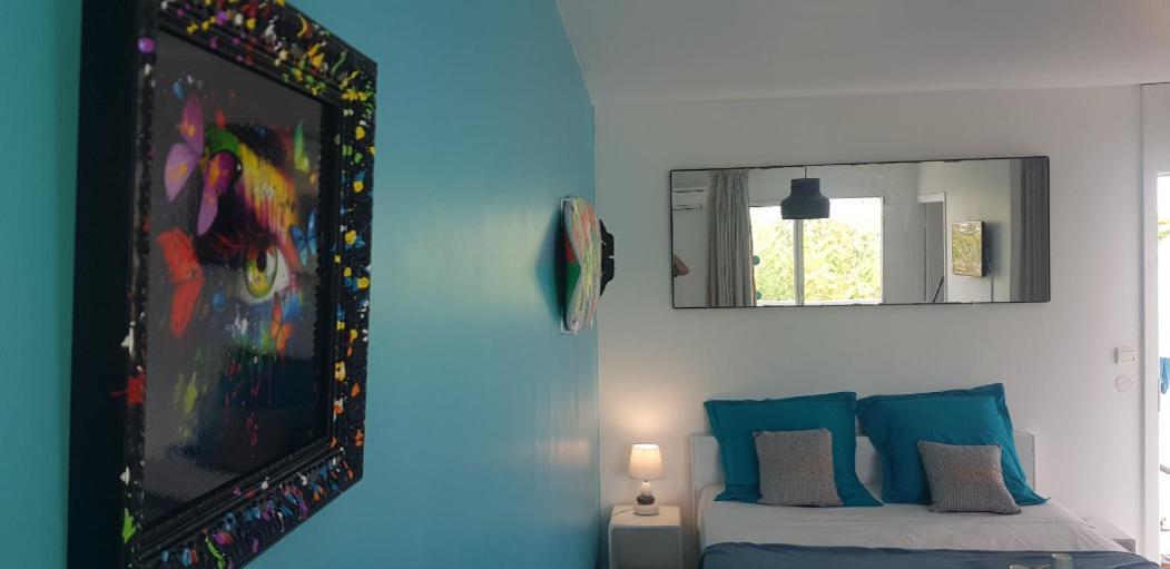 Tres Bel Appartement Avec Vue Mer, Acces Direct A La Plage Et Piscine Surveillee Saint-Francois  Exterior foto